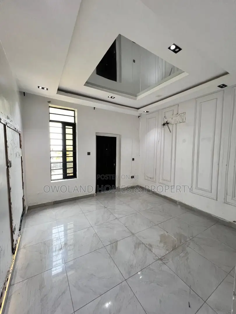 2bdrm Duplex in Ologolo Estate for rent in Ologolo