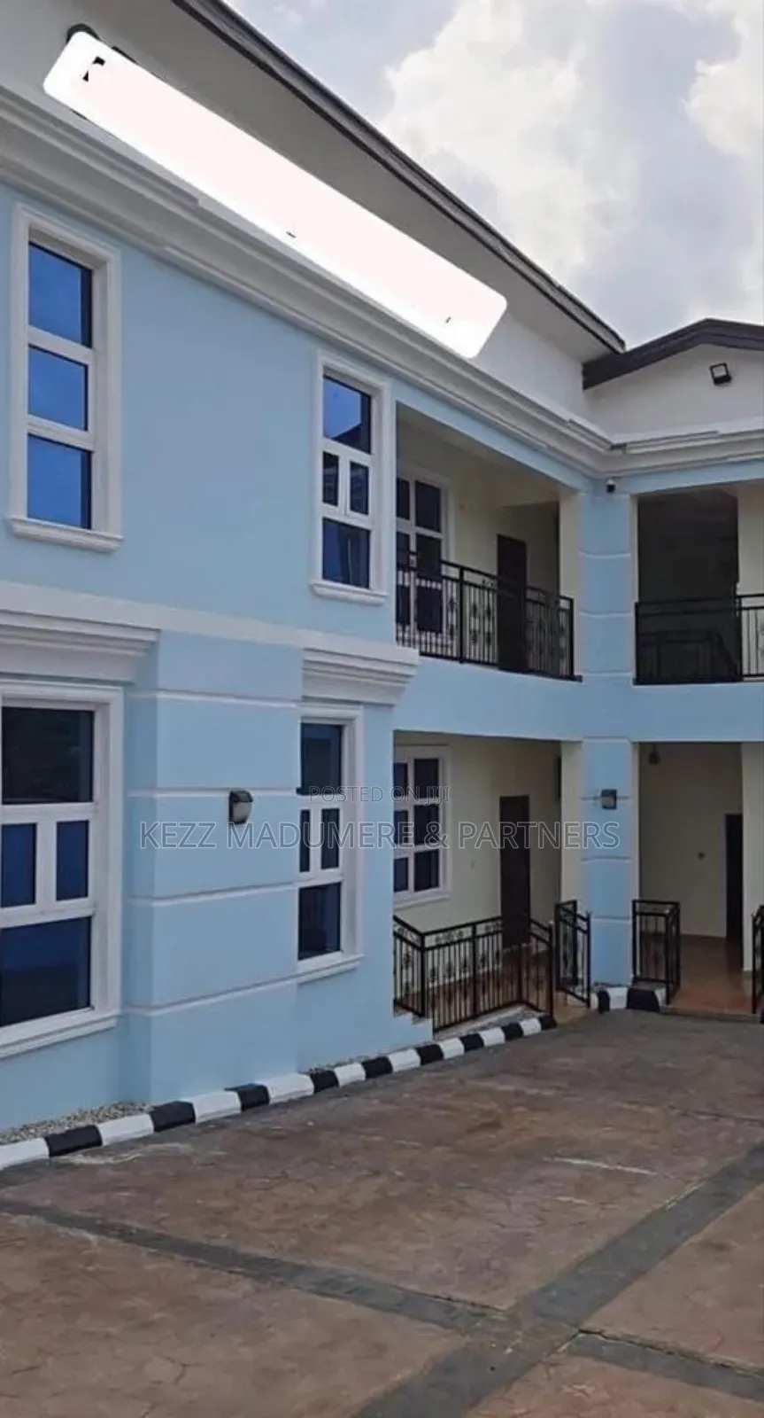 8bdrm Duplex in Calabar, Cross for sale in Calabar