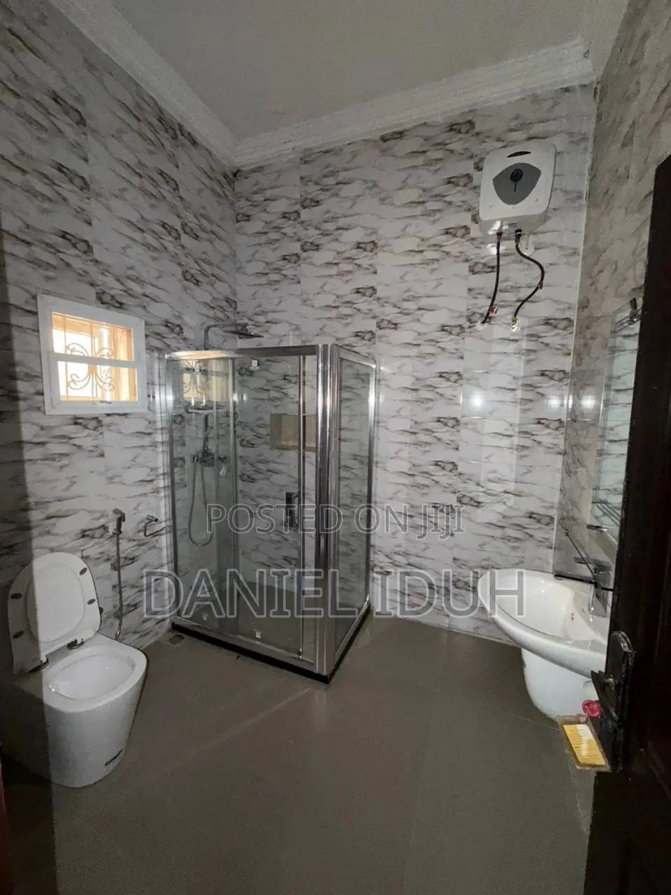 7bdrm Duplex in Kaura for sale in Kaura