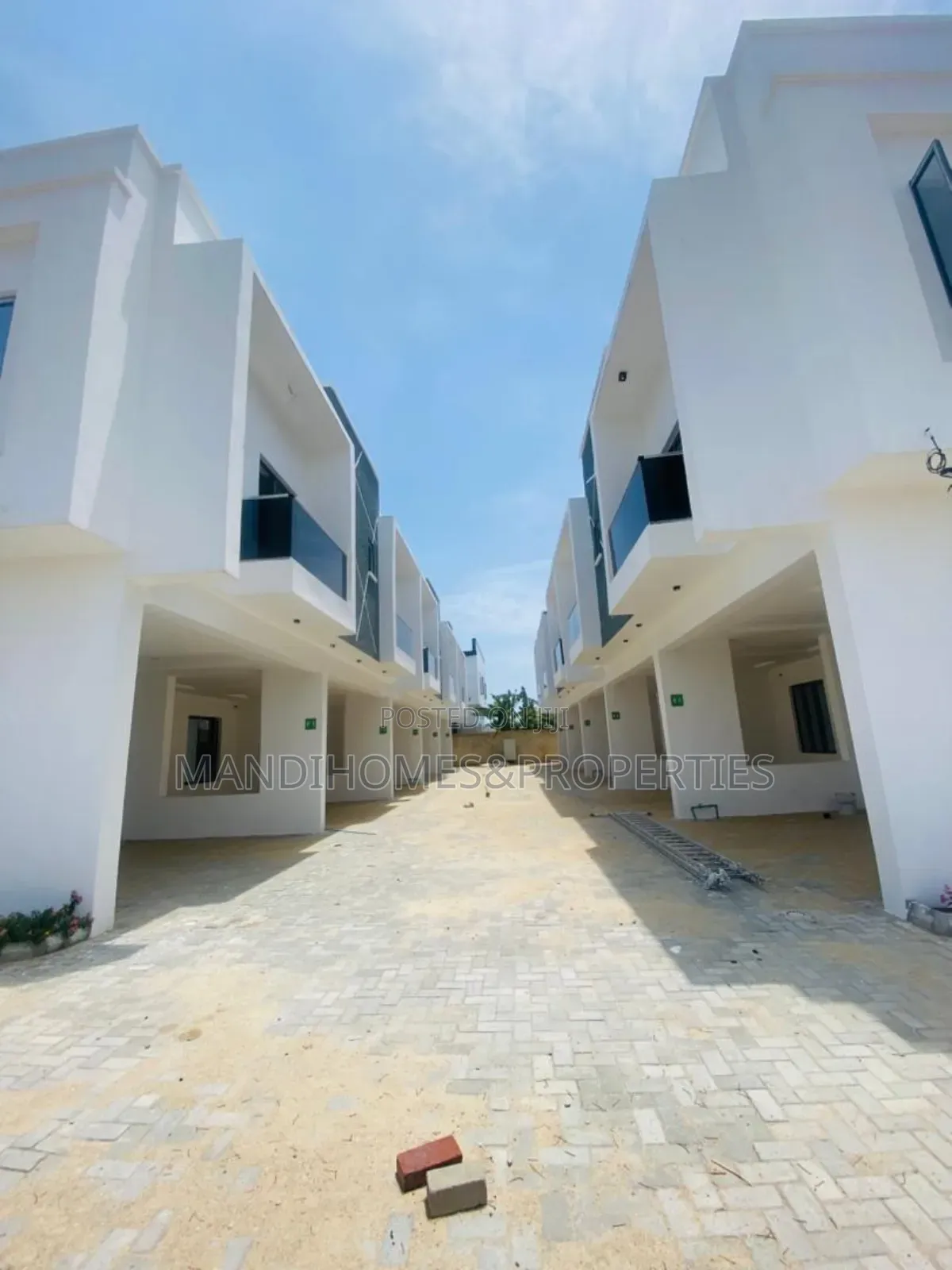 4bdrm Townhouse/Terrace in Lekki Expressway for sale in Lekki Expressway