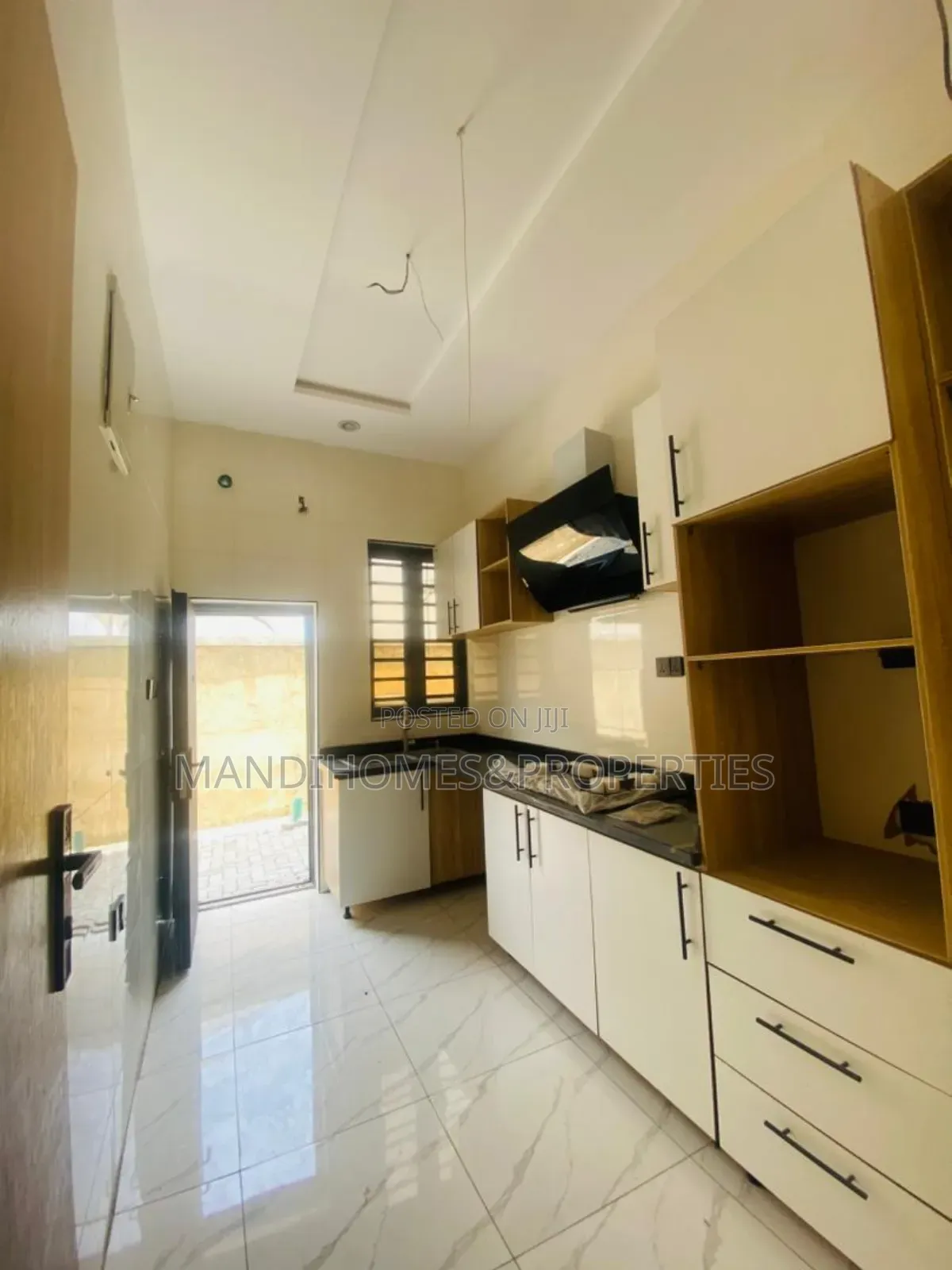 4bdrm Townhouse/Terrace in Lekki Expressway for sale in Lekki Expressway