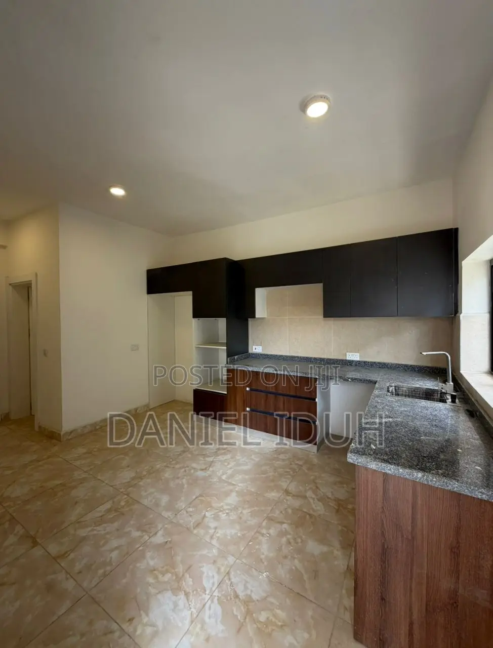 3bdrm Apartment in Jahi for sale in Jahi