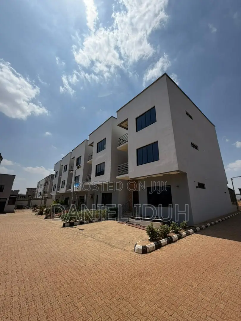 4bdrm Duplex in Kaura for rent in Kaura