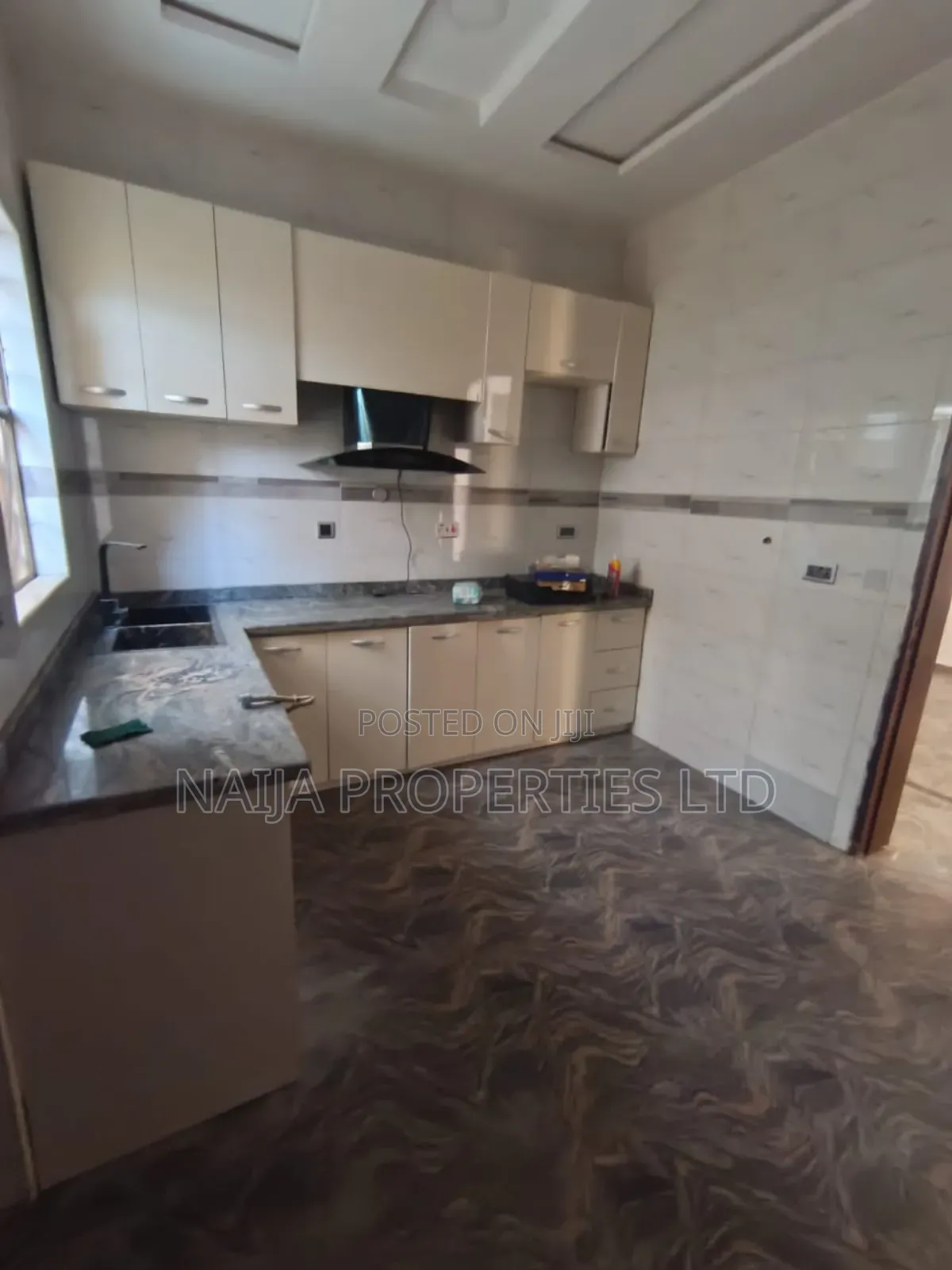 2bdrm Apartment in Chevron Alternative for rent in Chevron