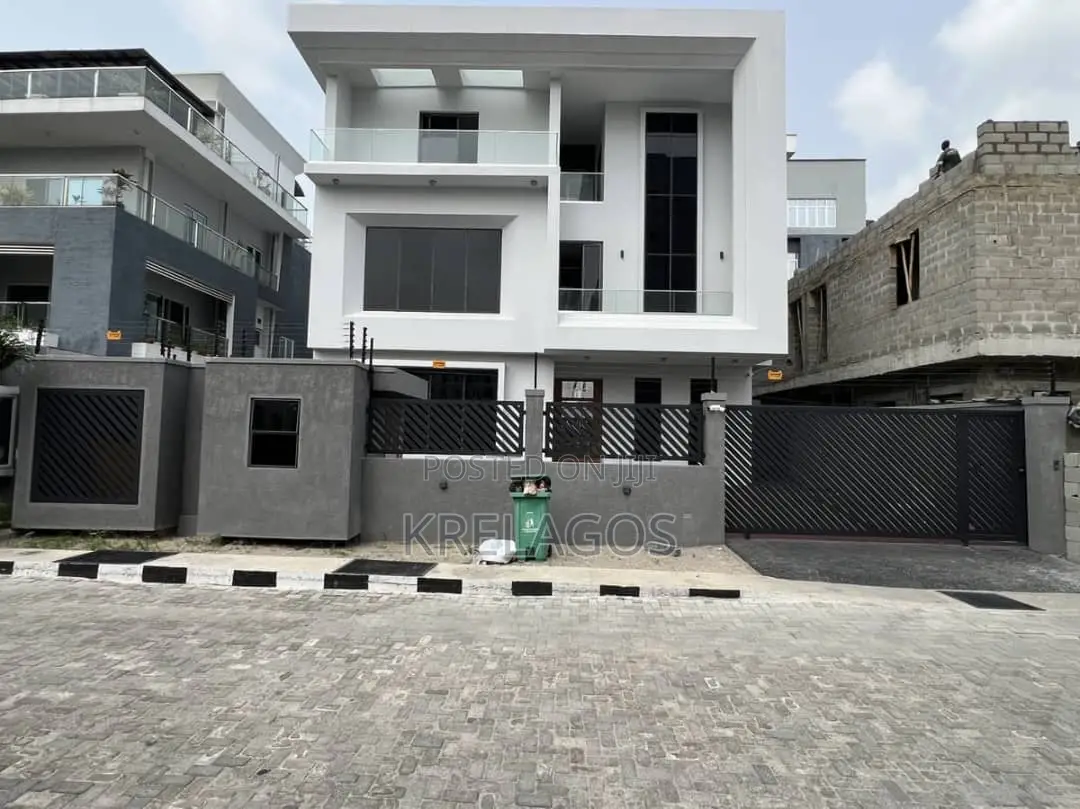5bdrm Duplex in Banana Island for sale in Banana Island
