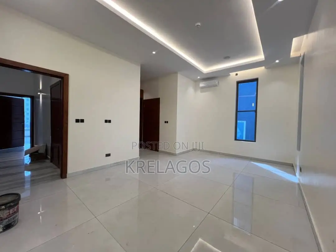 5bdrm Duplex in Banana Island for sale in Banana Island