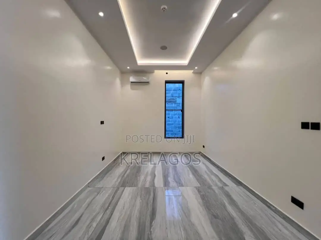 5bdrm Duplex in Banana Island for sale in Banana Island