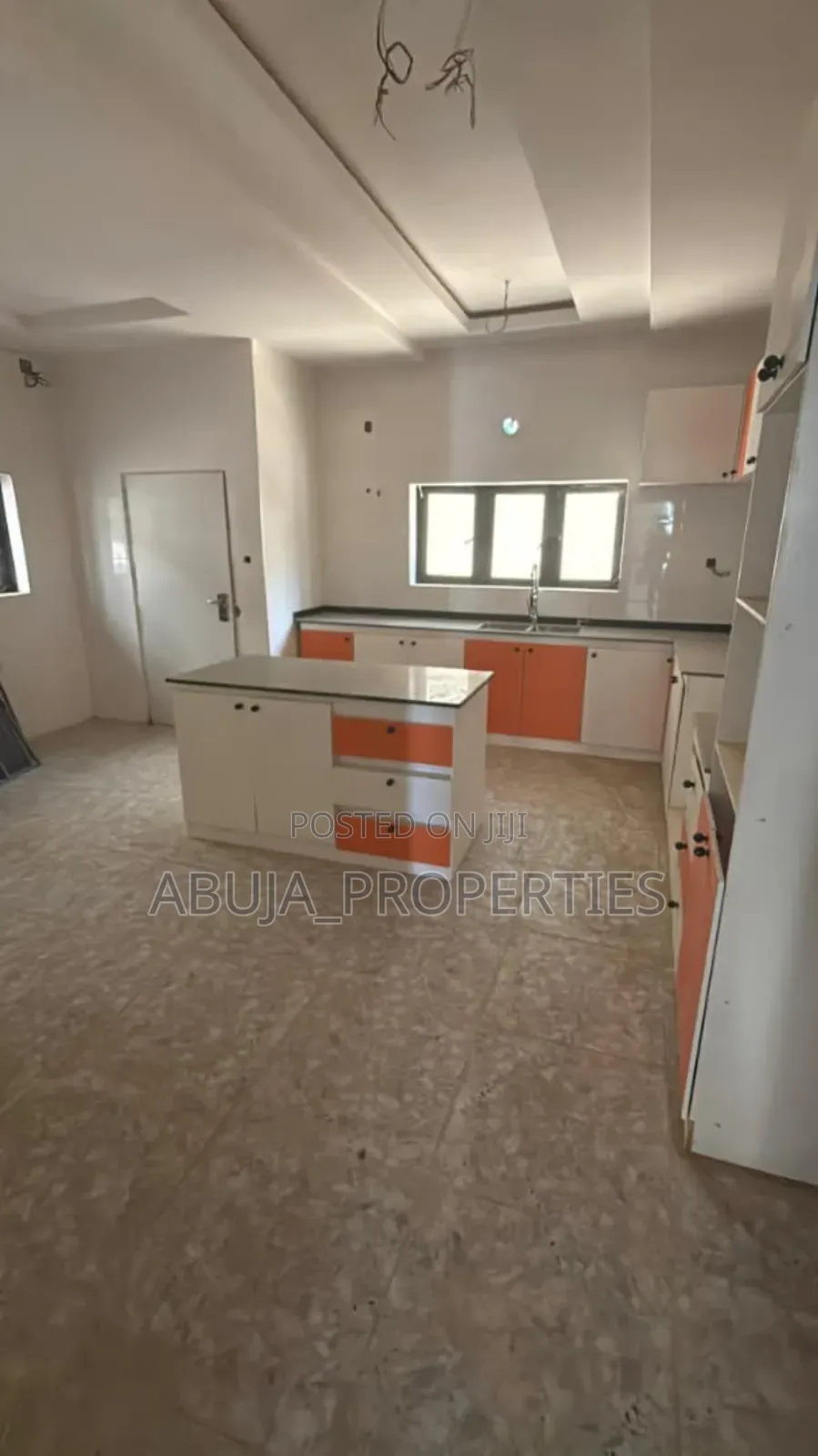 5bdrm Duplex in In A Secured Estate, Guzape District for sale in Guzape District