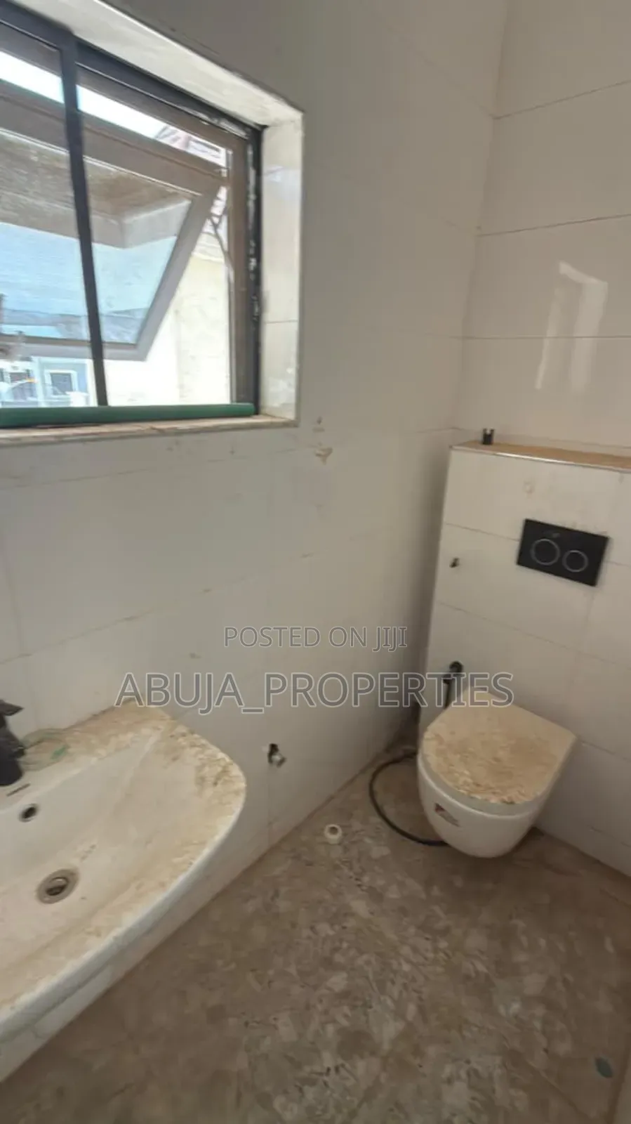 5bdrm Duplex in In A Secured Estate, Guzape District for sale in Guzape District