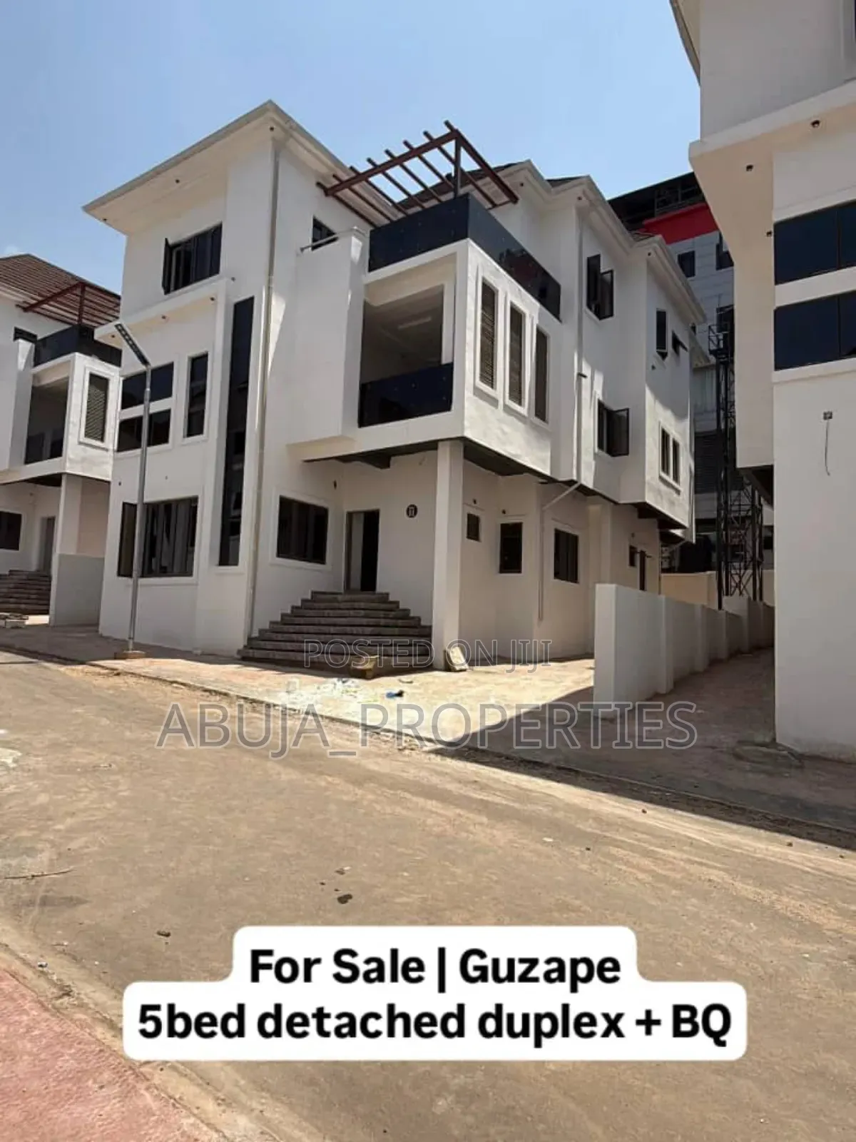 5bdrm Duplex in In A Secured Estate, Guzape District for sale in Guzape District