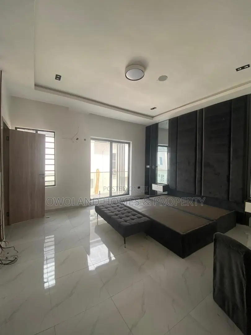 4bdrm Duplex in Lekki County, Ikota for rent in Ikota