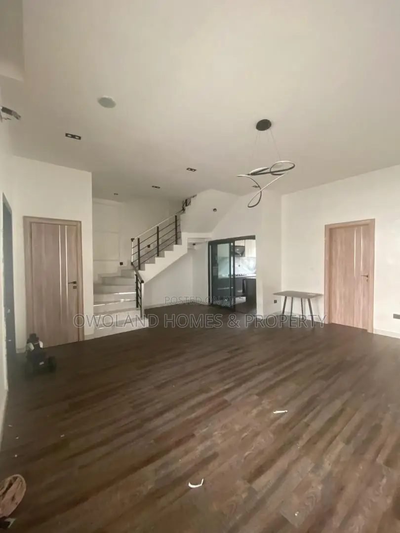 4bdrm Duplex in Lekki County, Ikota for rent in Ikota