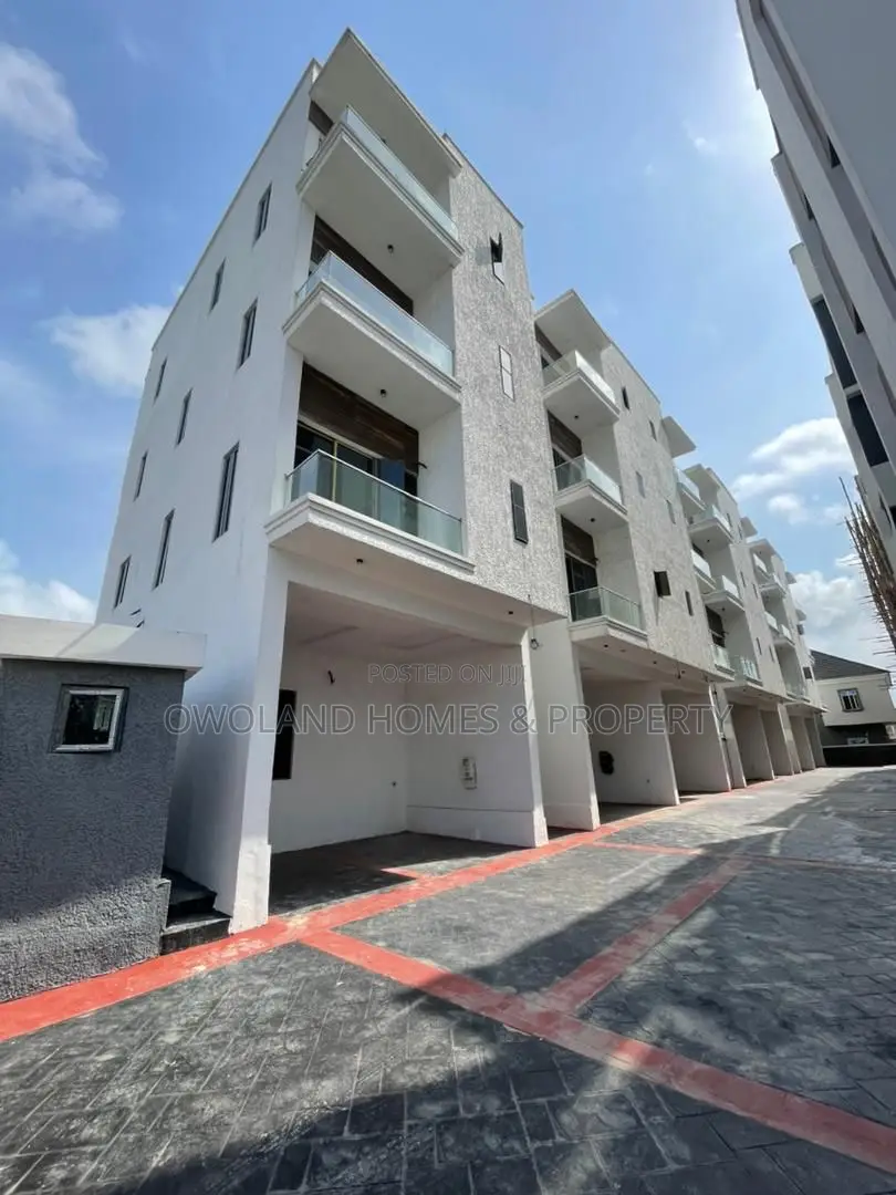 5bdrm Duplex in Chevron Estate for rent in Chevron