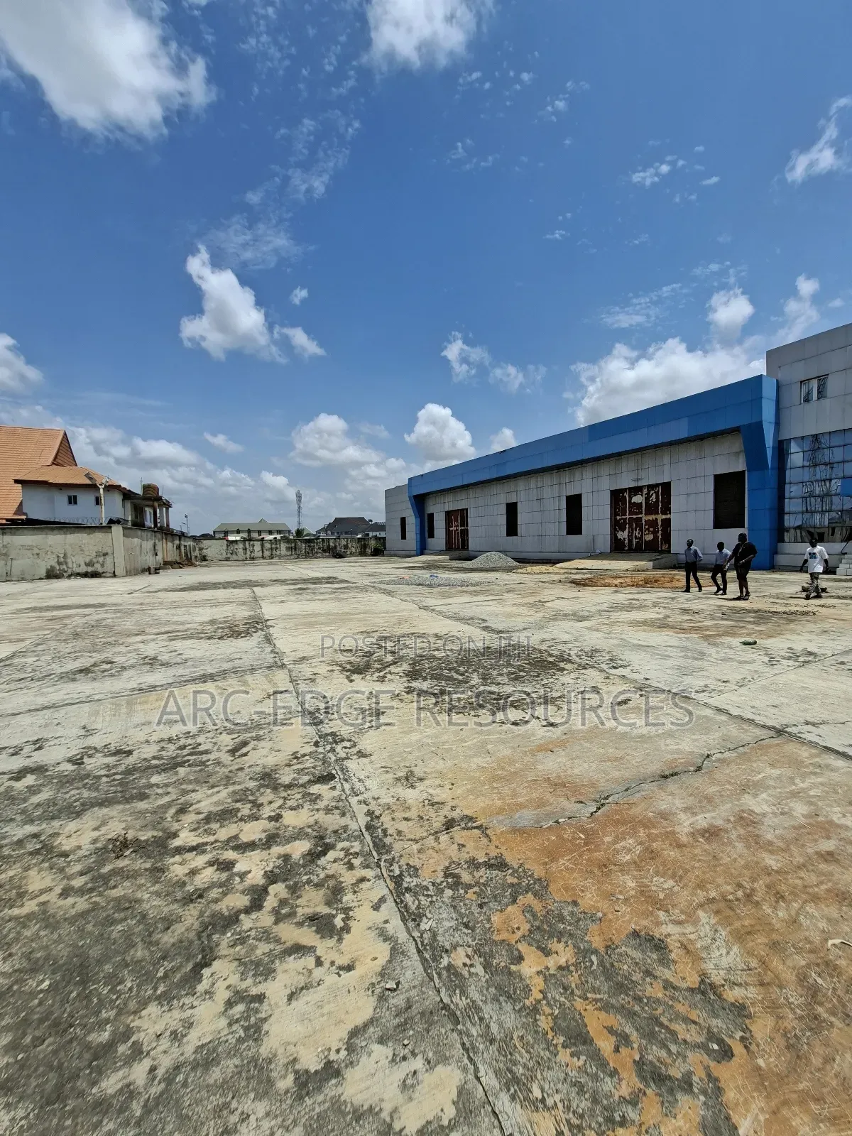 Large Warehouse With Massive Space for Commercial Use in Ago Palace