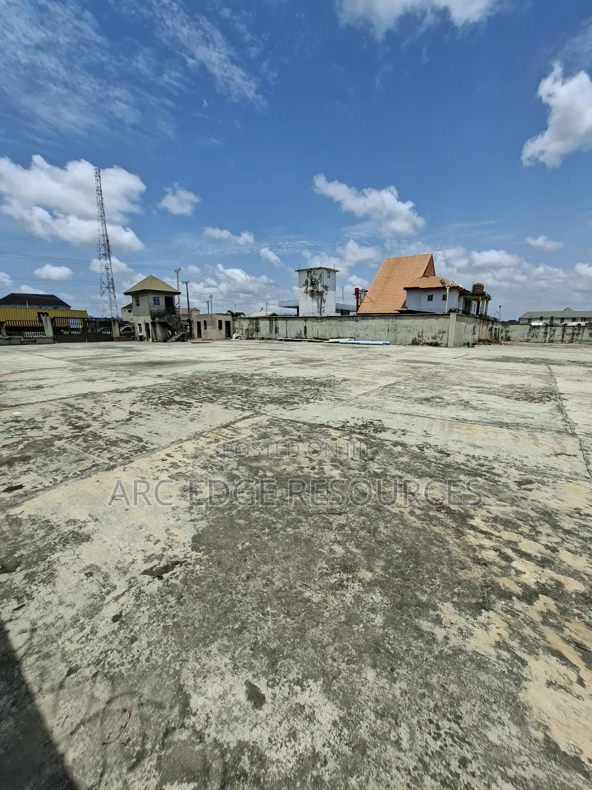 Large Warehouse With Massive Space for Commercial Use in Ago Palace