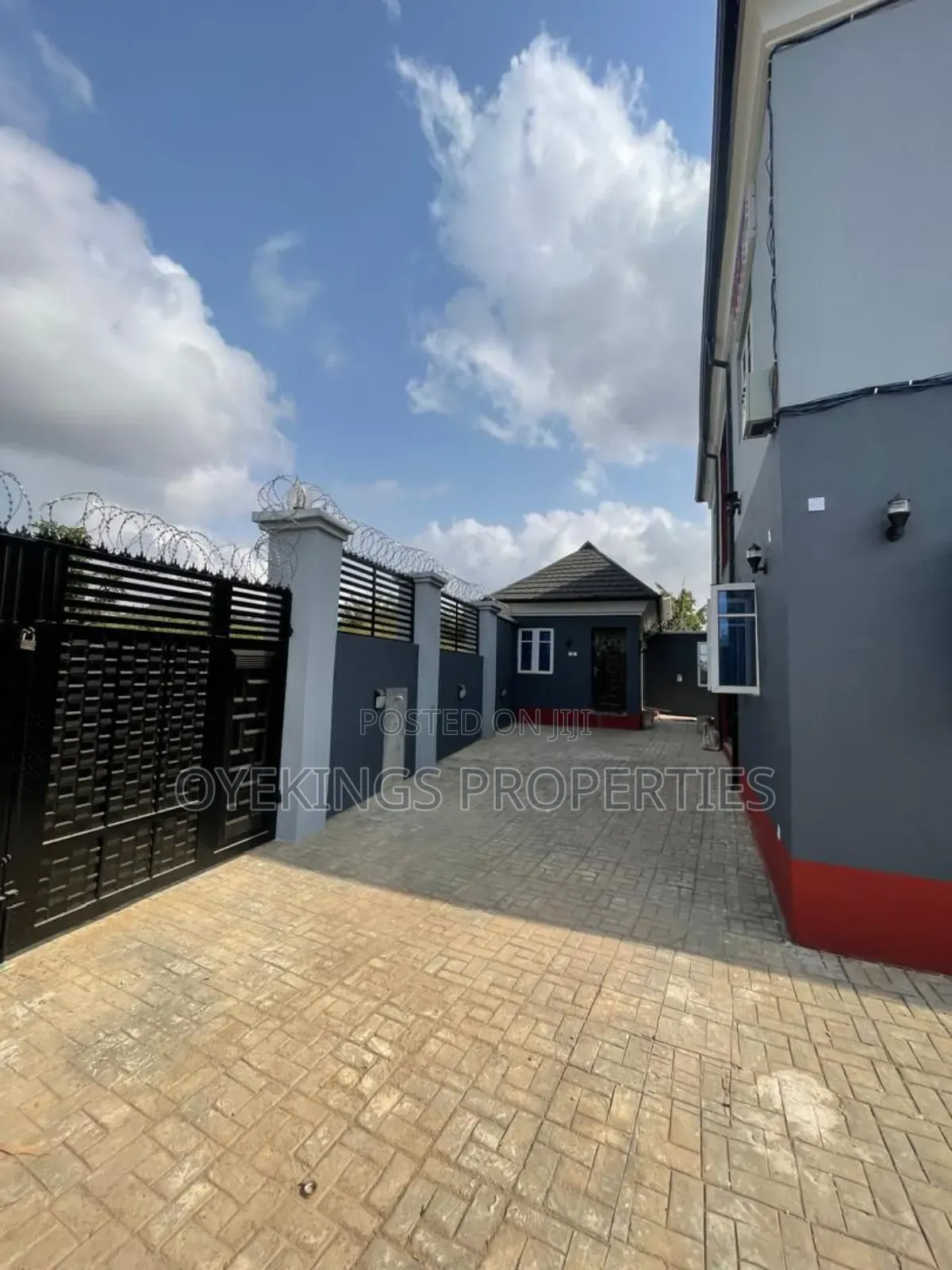 4bdrm Duplex in Shalom, Akala Express for sale in Akala Express