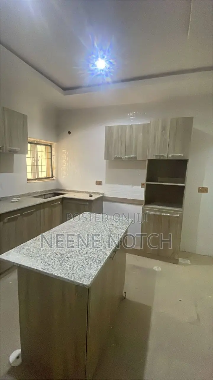 Furnished 3bdrm Block of Flats in Chris Lubell Street, Durumi for sale in Durumi