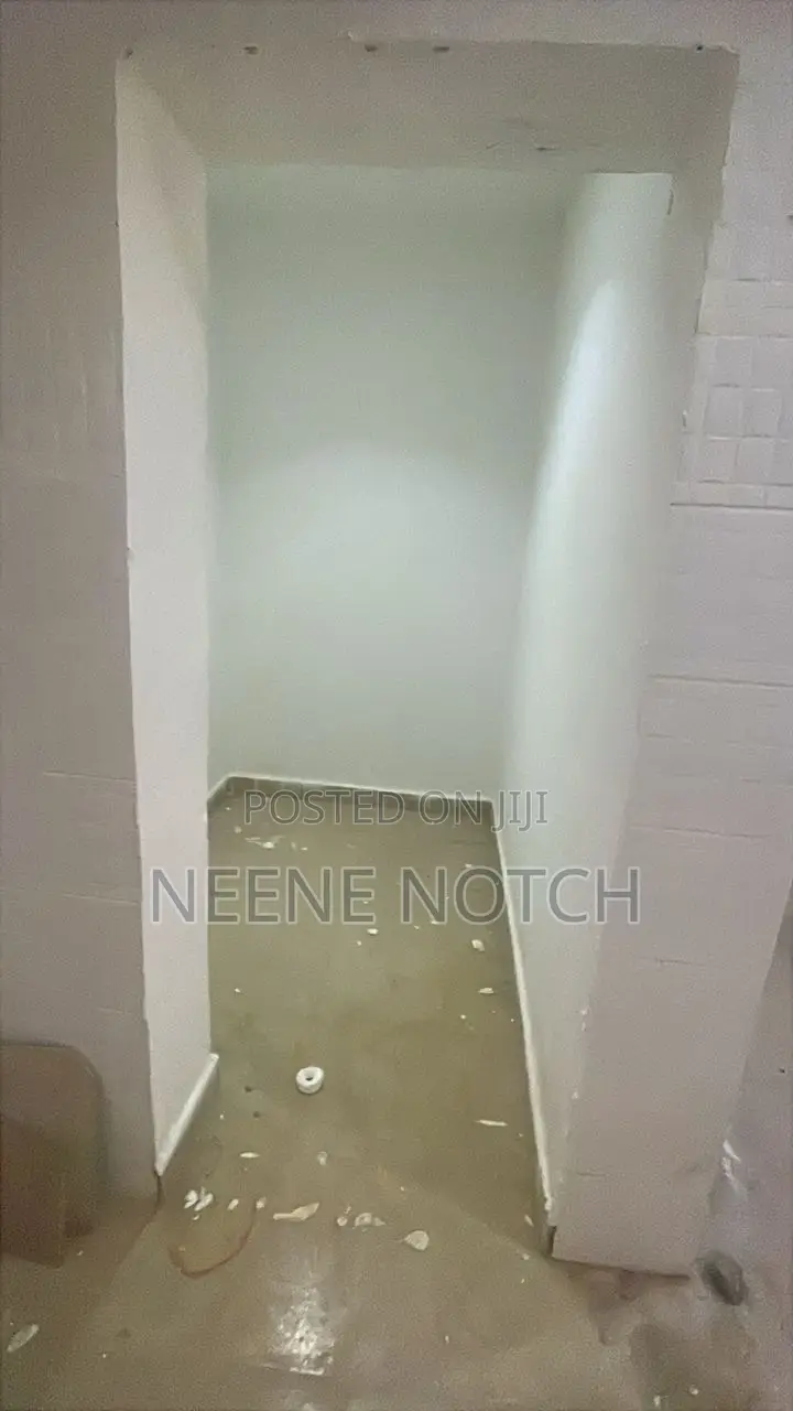 Furnished 3bdrm Block of Flats in Chris Lubell Street, Durumi for sale in Durumi