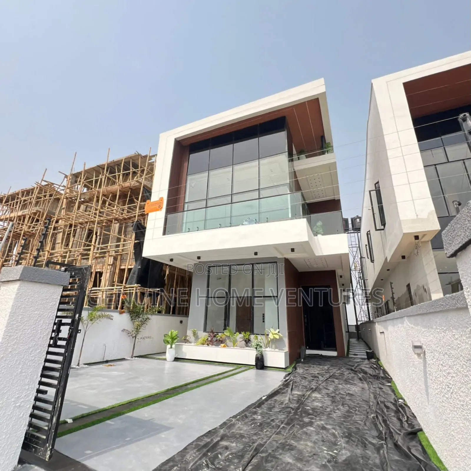 5bdrm Duplex in Off Lekki-Epe Expressway for sale in Off Lekki-Epe Expressway