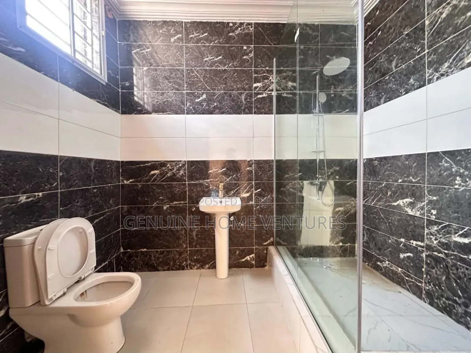 4bdrm Townhouse / Terrace in Ikota for rent in Ikota