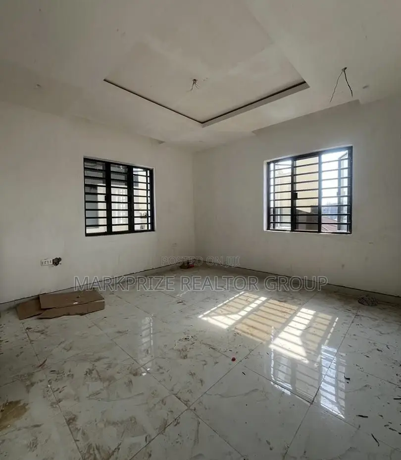 4bdrm Duplex in Ikeja Gra Lagos for sale in Ikeja GRA