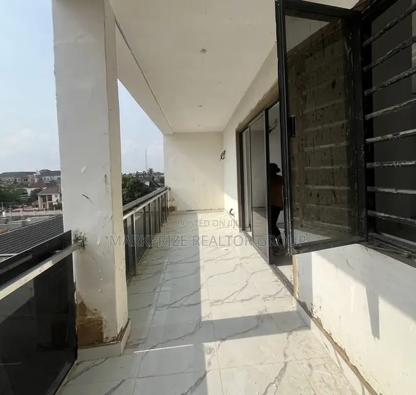 4bdrm Maisonette in Ikeja Gra Lagos for sale in Ikeja GRA