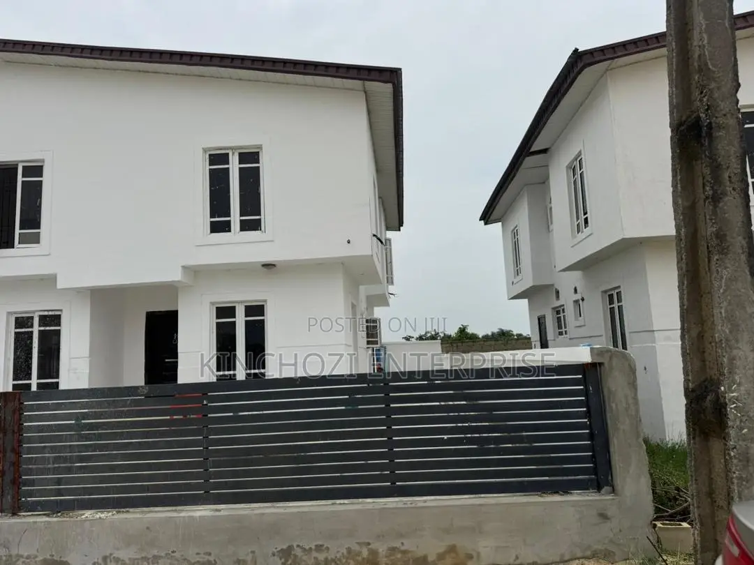 4bdrm Duplex in Sangotedo for sale in Sangotedo