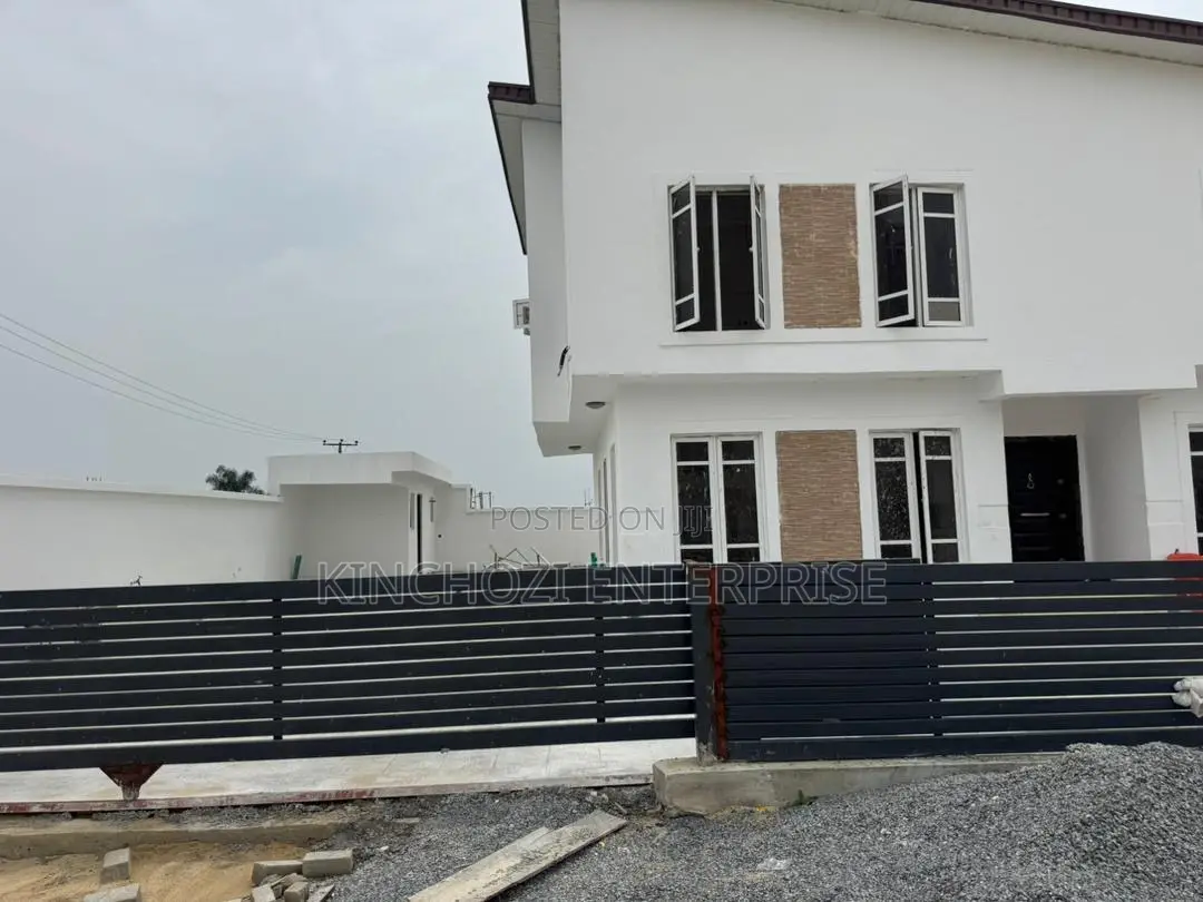 4bdrm Duplex in Sangotedo for sale in Sangotedo