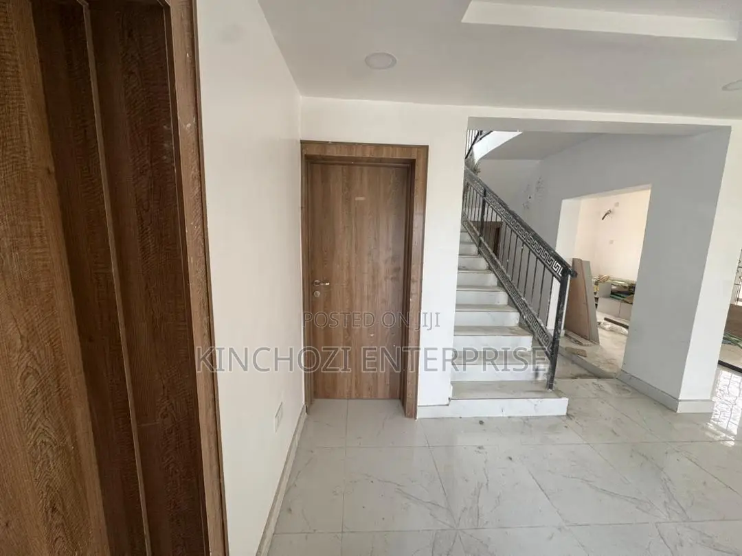 4bdrm Duplex in Sangotedo for sale in Sangotedo