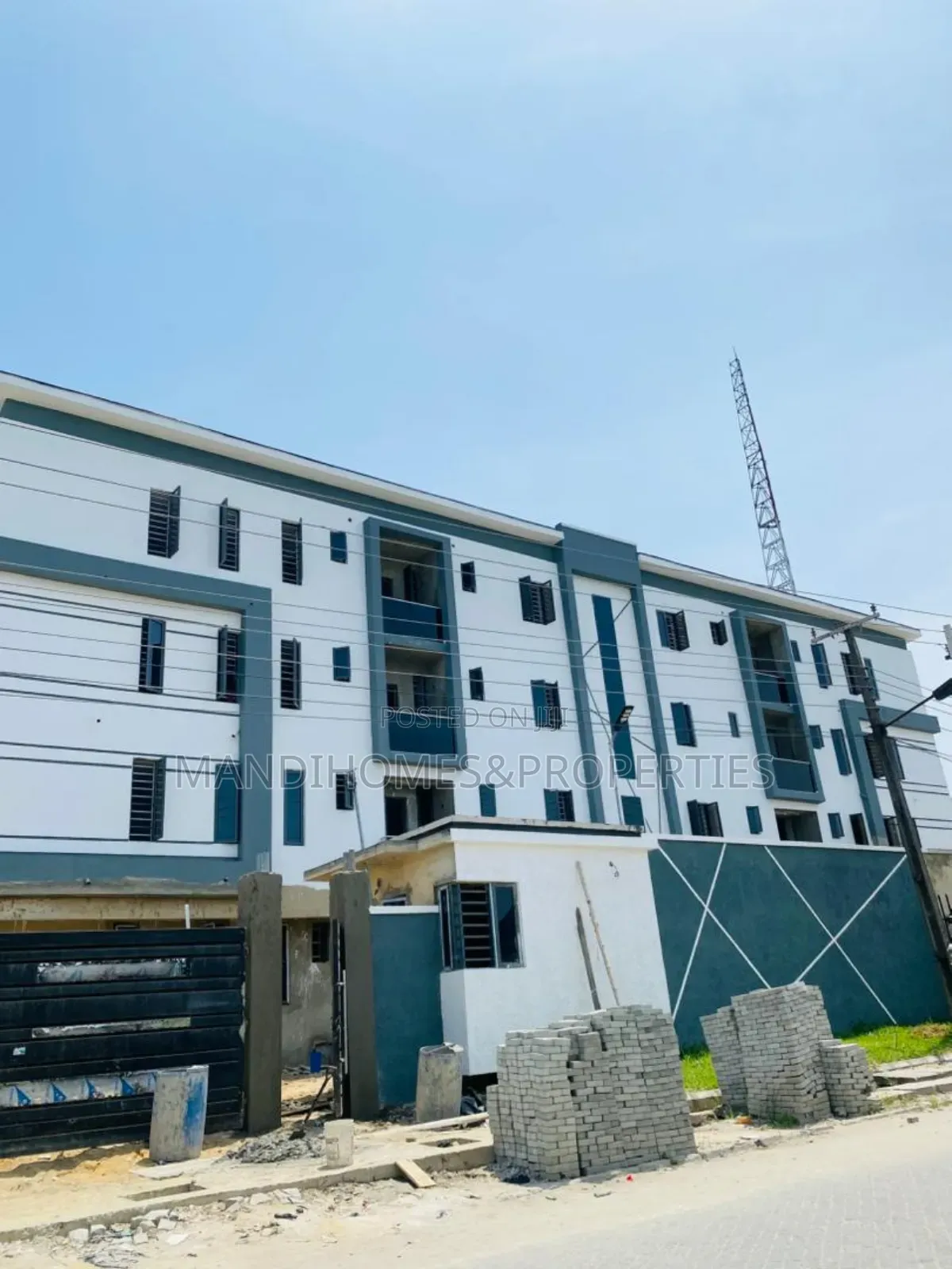 2bdrm Apartment in Off Lekki-Epe Expressway for sale in Off Lekki-Epe Expressway