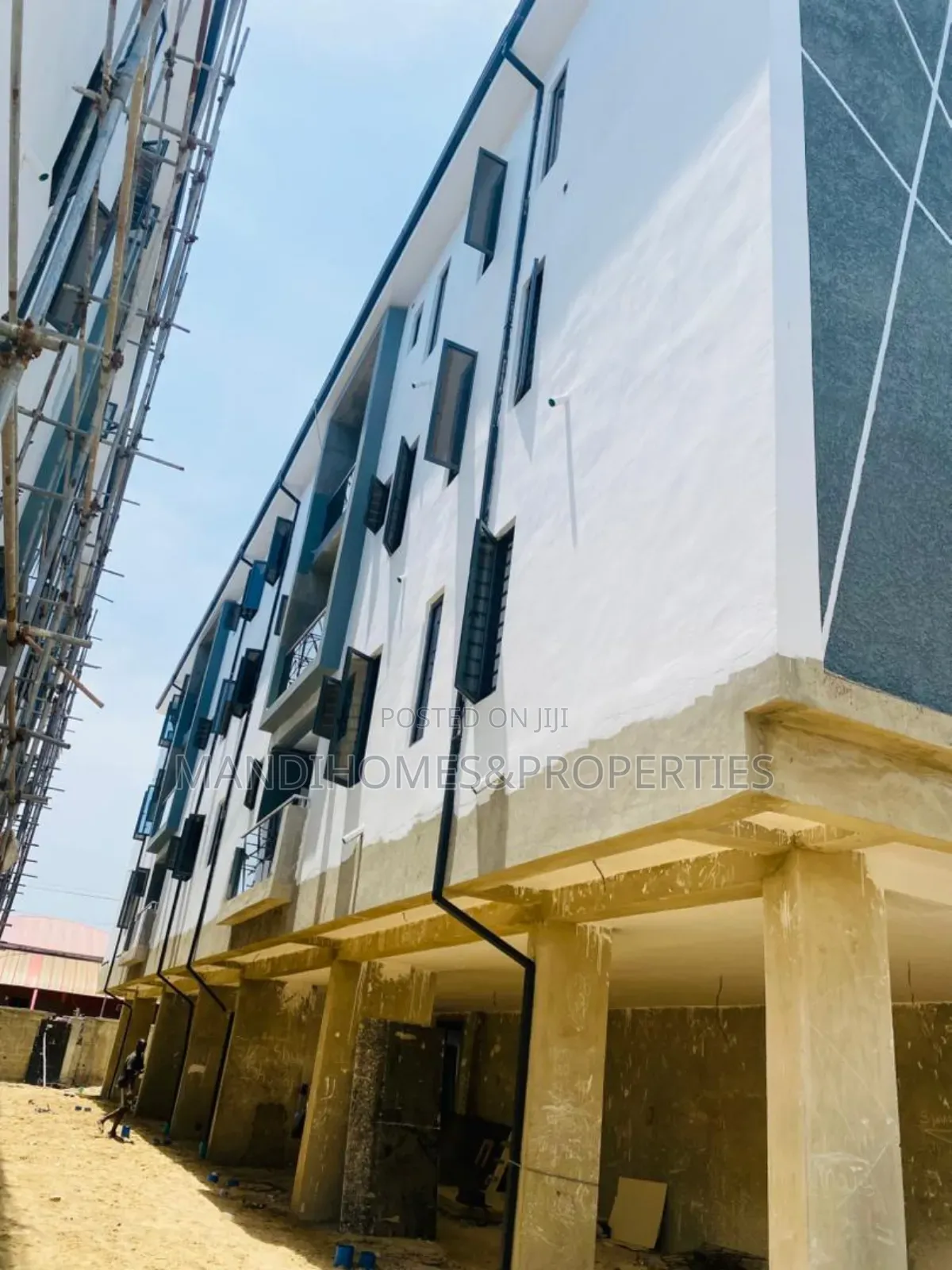 2bdrm Apartment in Off Lekki-Epe Expressway for sale in Off Lekki-Epe Expressway