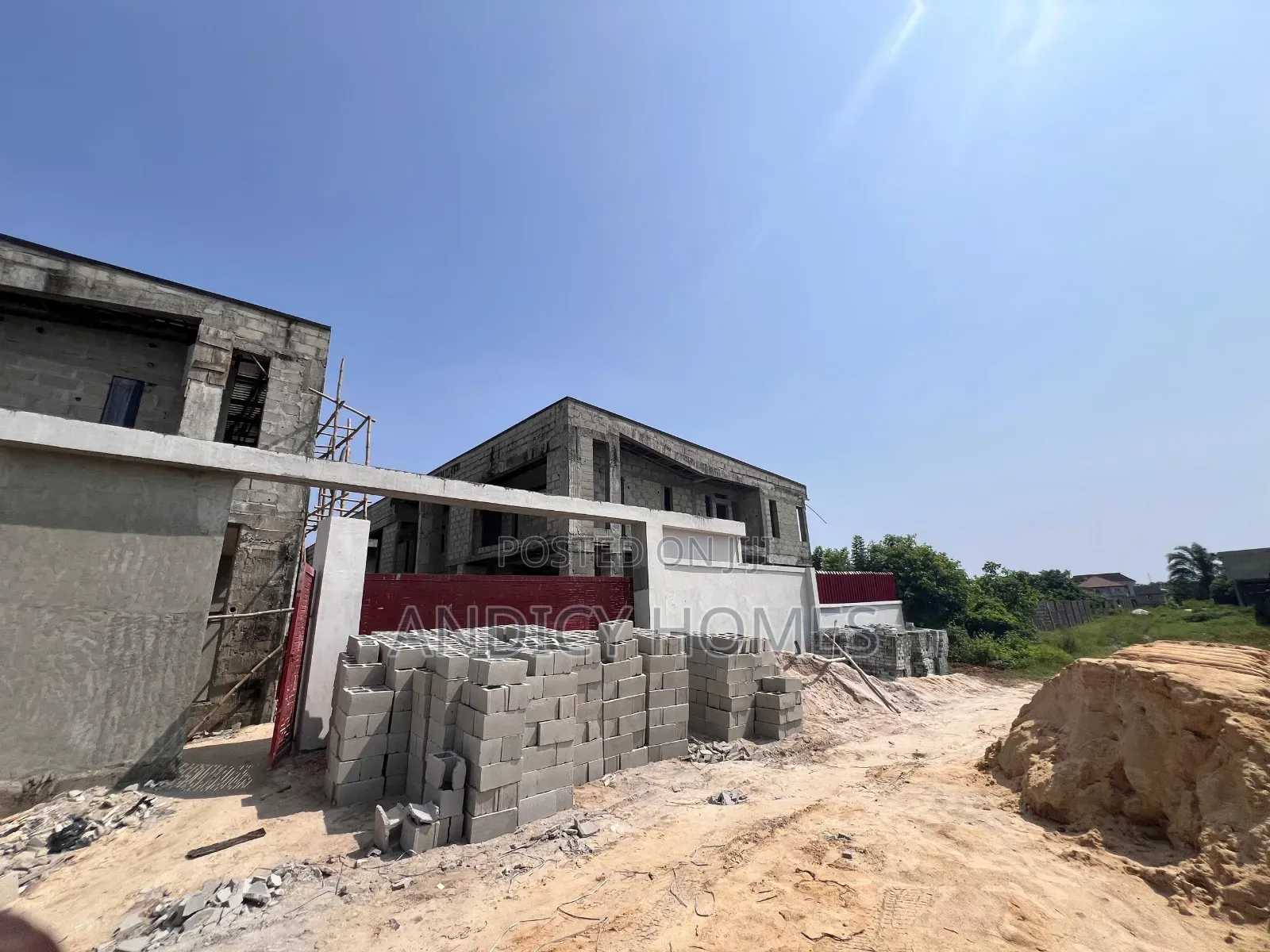 2bdrm Duplex in Heirs Court, Lakowe for sale in Lakowe