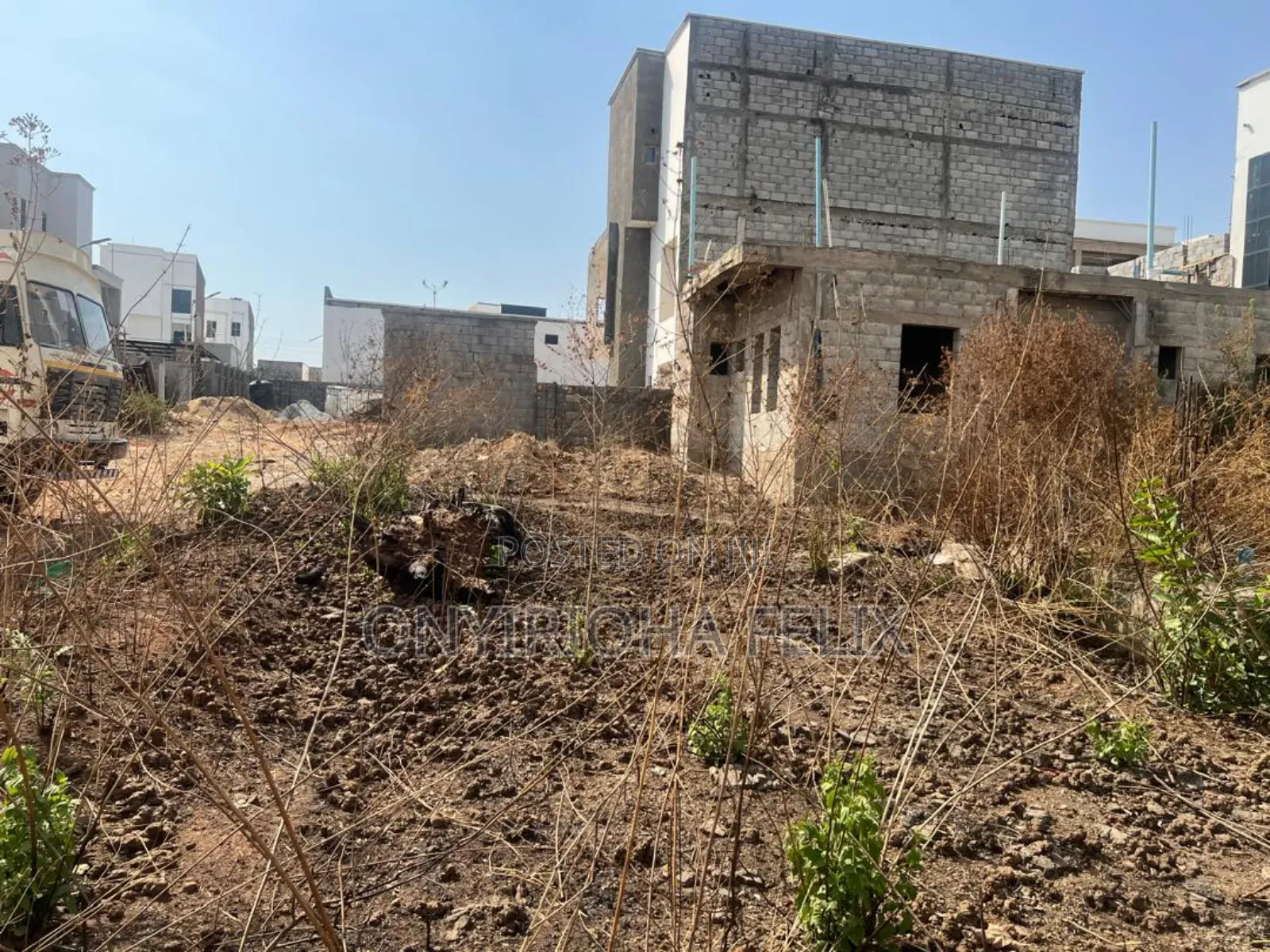 Estate Plot to Build 4bedroom Terrece Duplex in Life Camp