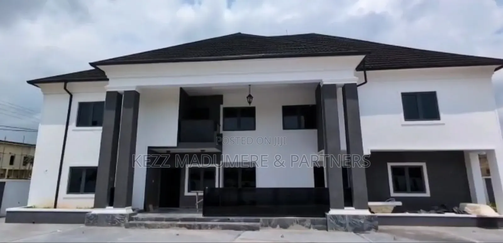 6bdrm Duplex in Shelter Afrique for sale in Uyo