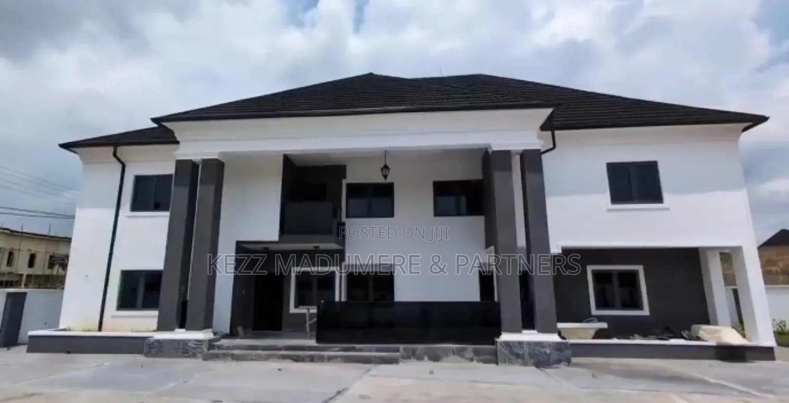 6bdrm Duplex in Shelter Afrique for sale in Uyo