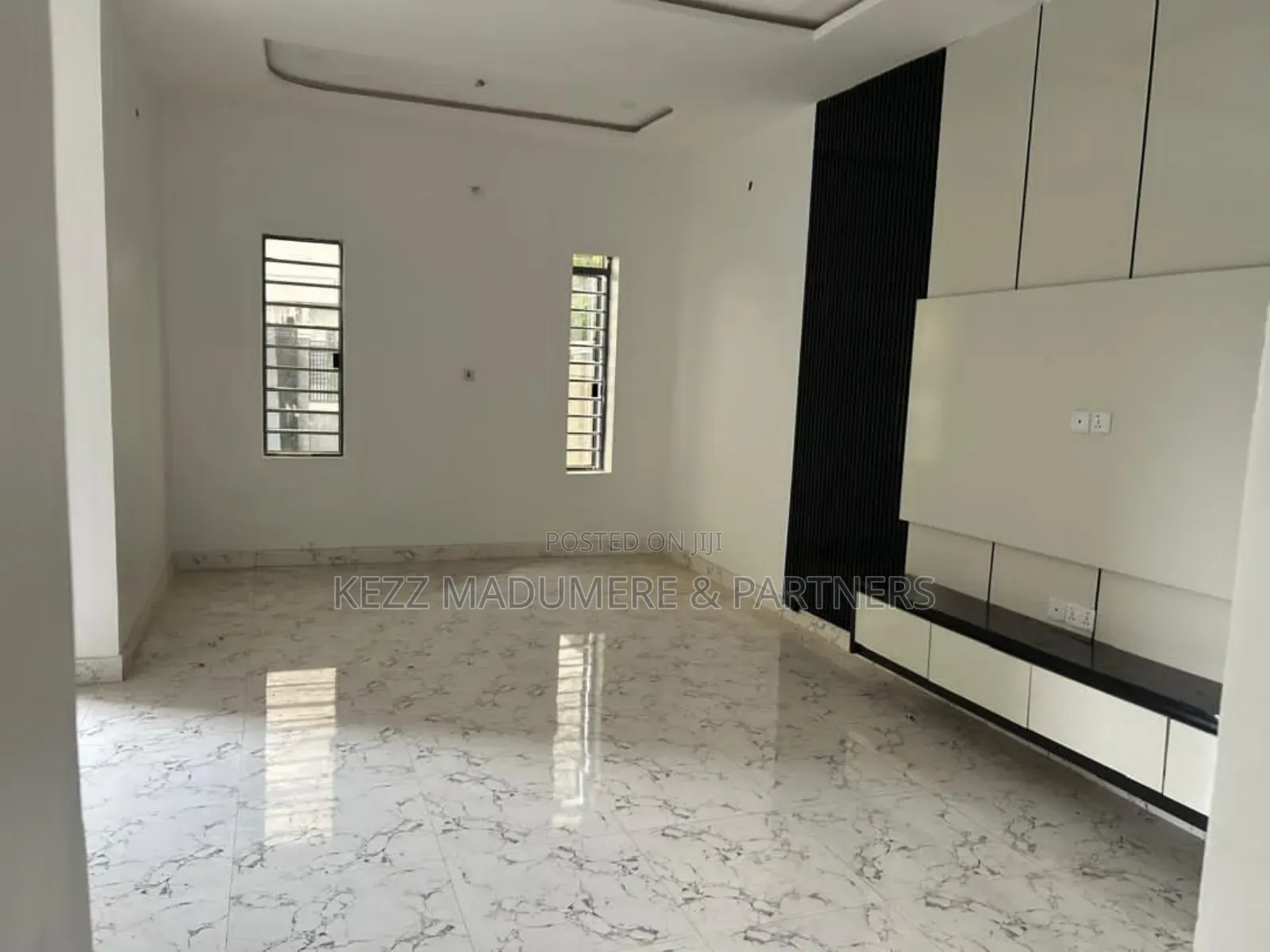 6bdrm Duplex in Shelter Afrique for sale in Uyo