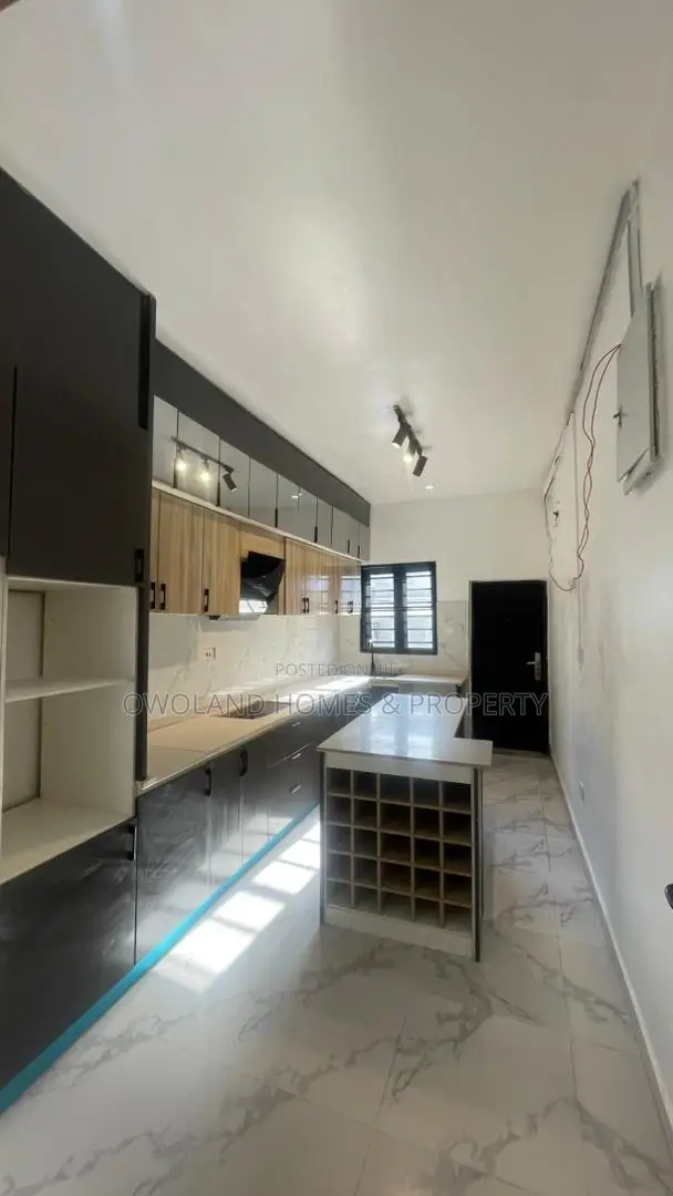 4bdrm Duplex in Orchid Road, Ikota for rent in Ikota