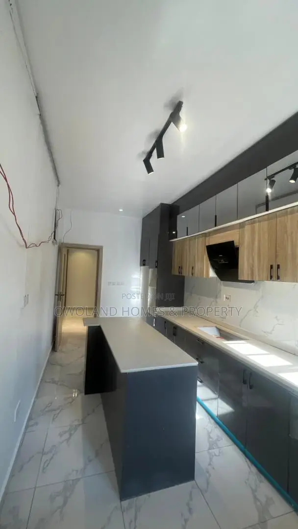 4bdrm Duplex in Orchid Road, Ikota for rent in Ikota