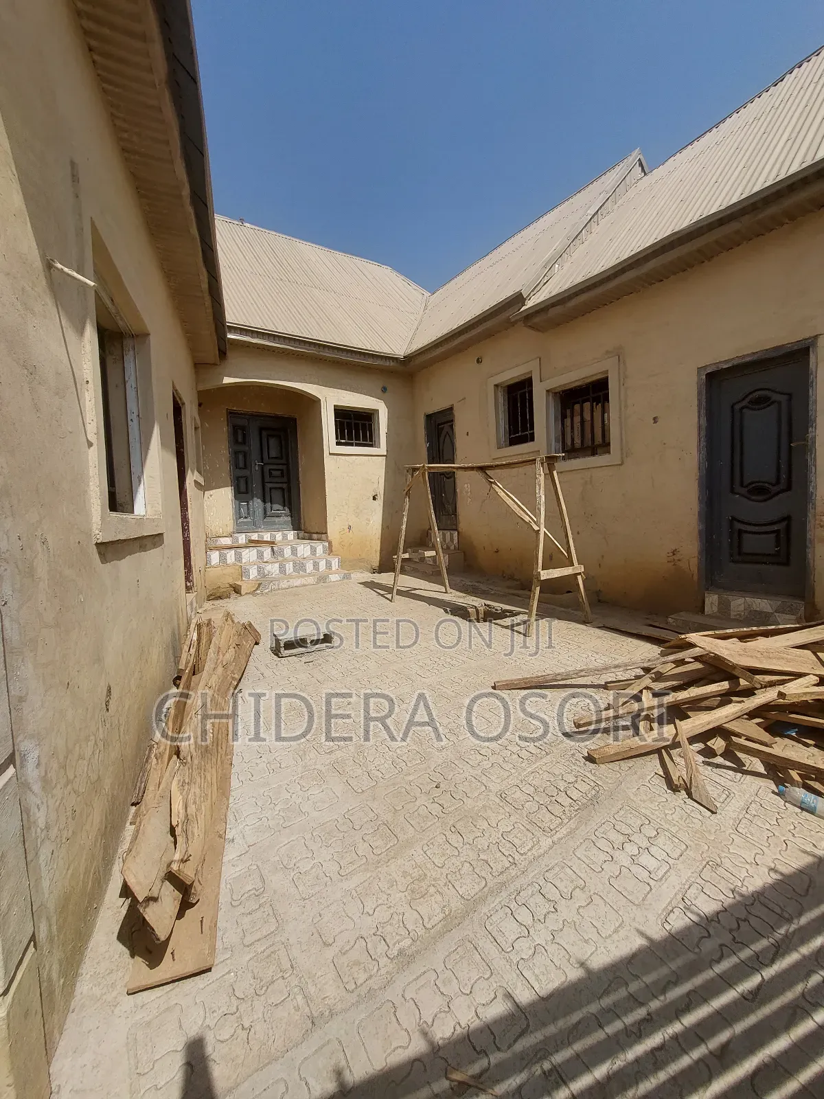 4bdrm Bungalow in Dutse Tipper Garage for sale in Dutse-Alhaji