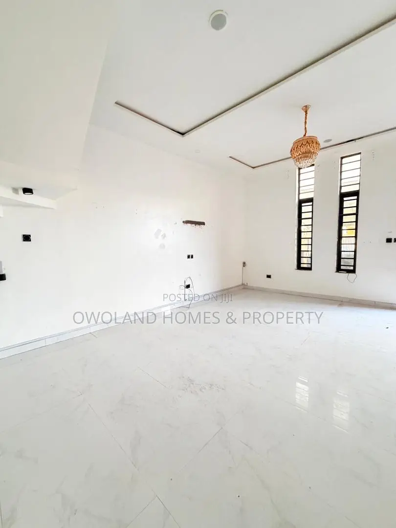 4bdrm Duplex in Orchid Road, Ikota for rent in Ikota