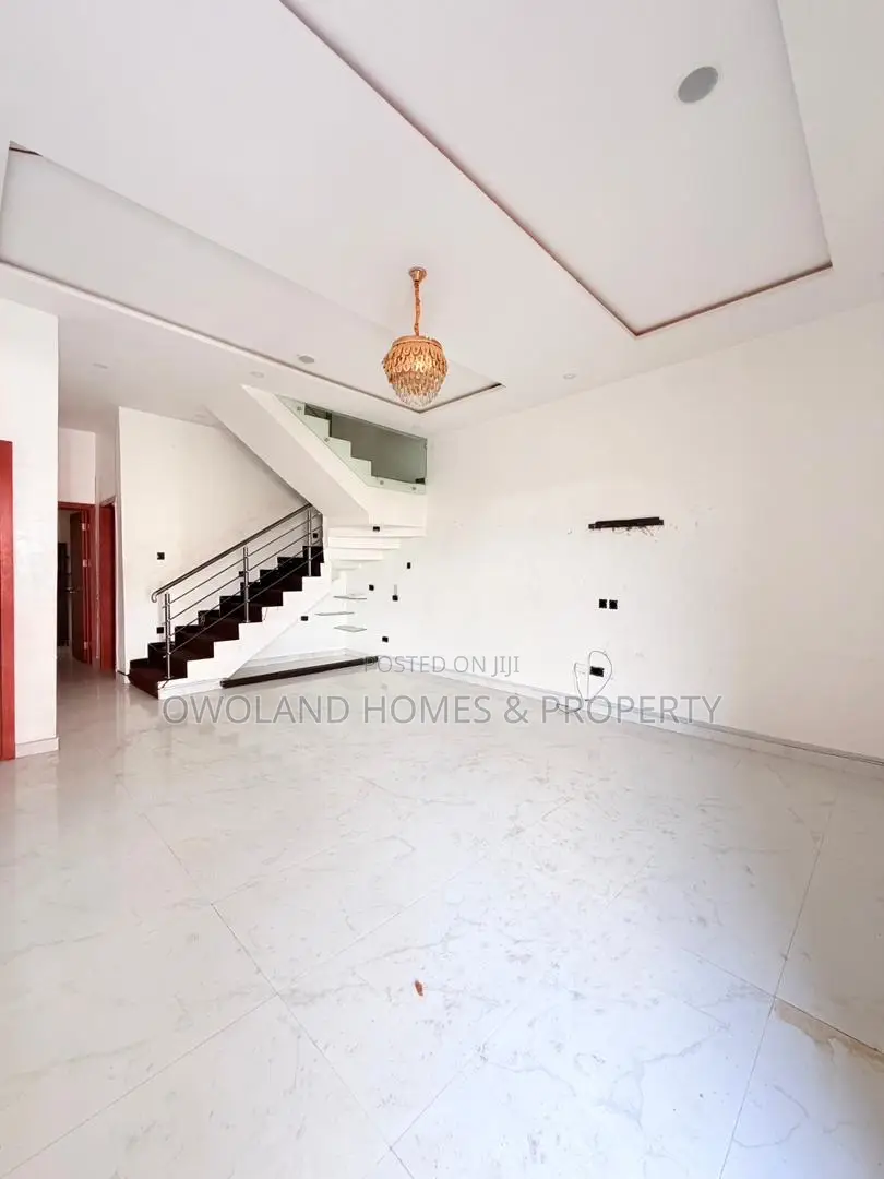 4bdrm Duplex in Orchid Road, Ikota for rent in Ikota