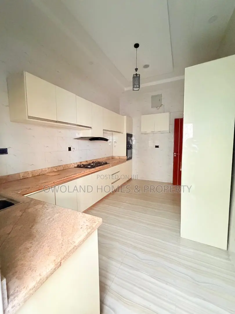 4bdrm Duplex in Orchid Road, Ikota for rent in Ikota