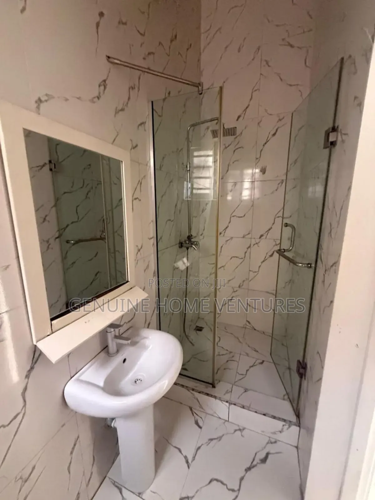 1bdrm Shared Apartment in Orchid Road Pinne, Chevron for rent in Chevron