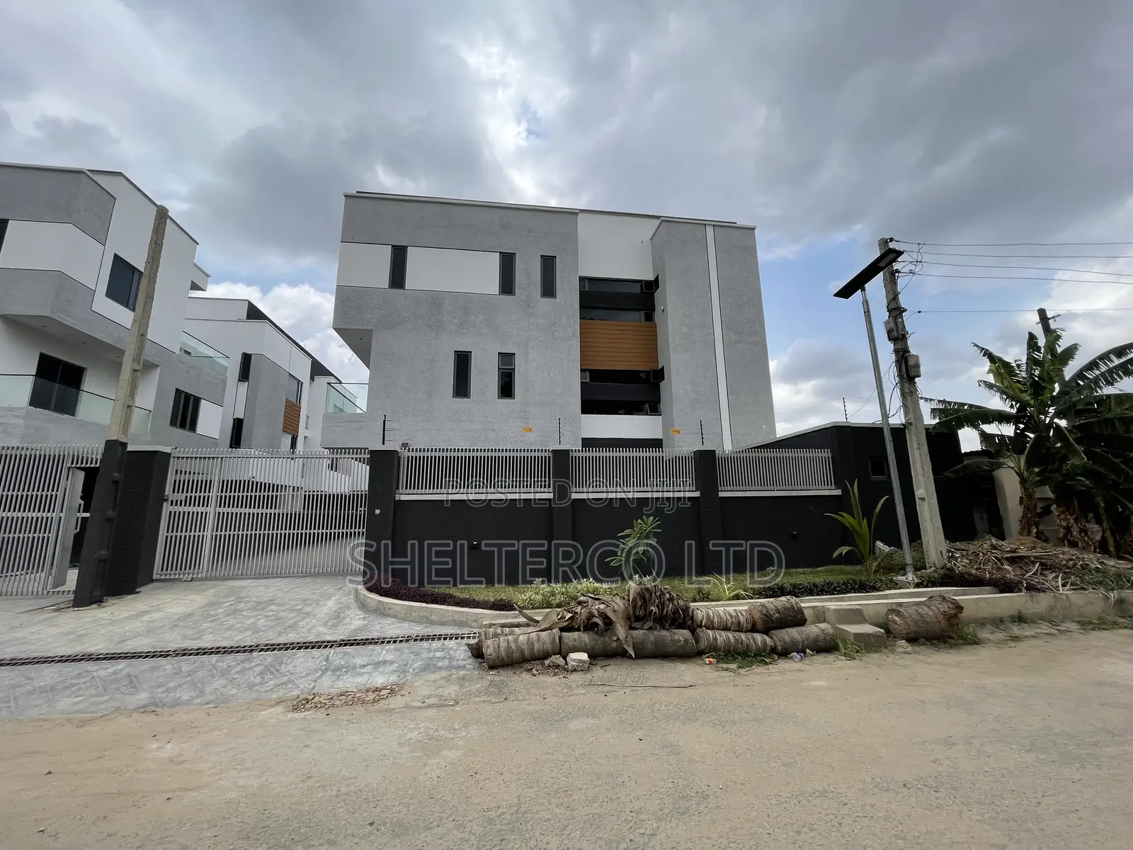 5bdrm Duplex in Estate, Adeniyi Jones for sale in Adeniyi Jones