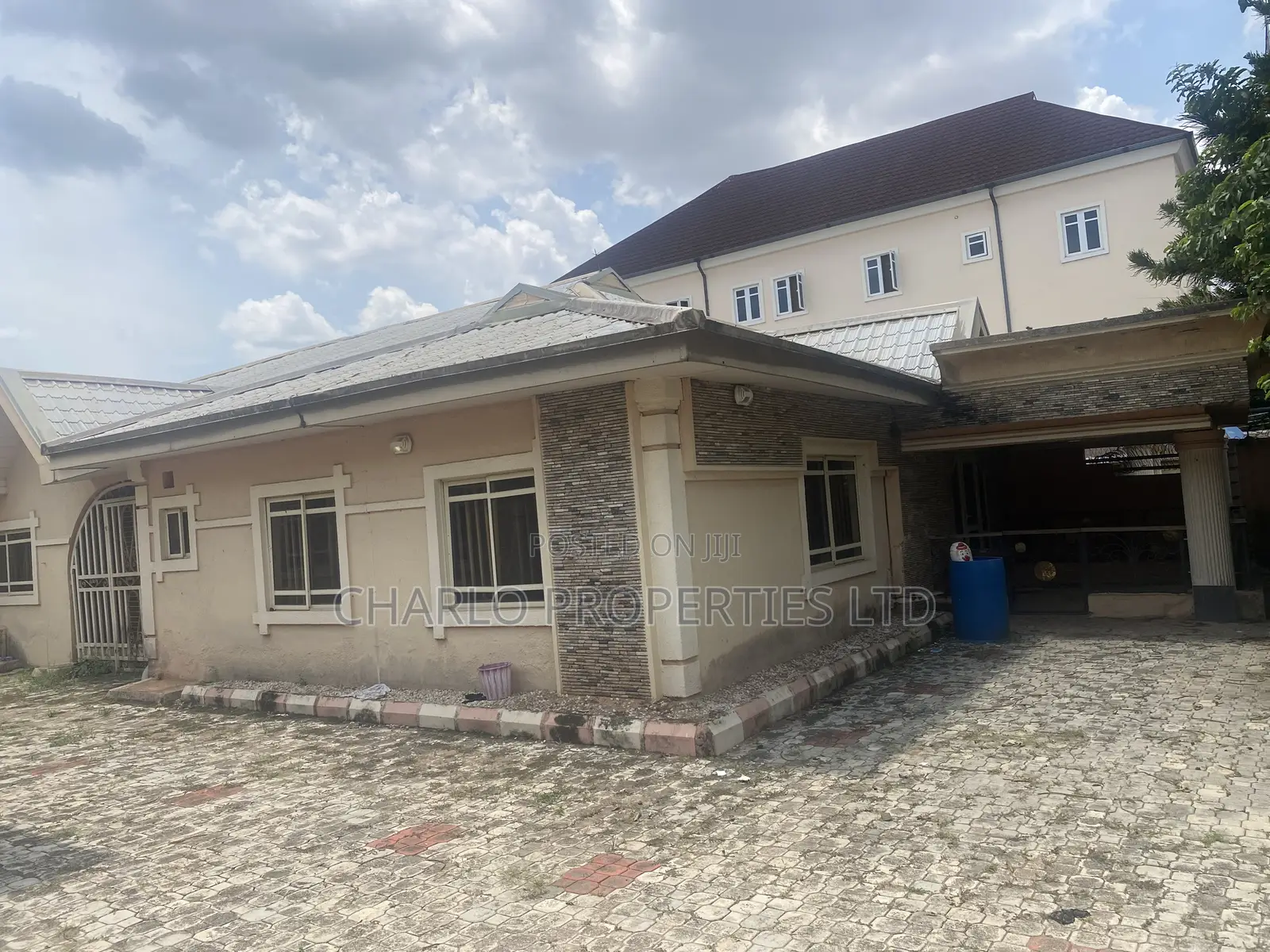 8bdrm Bungalow in Benin City for sale in Benin City