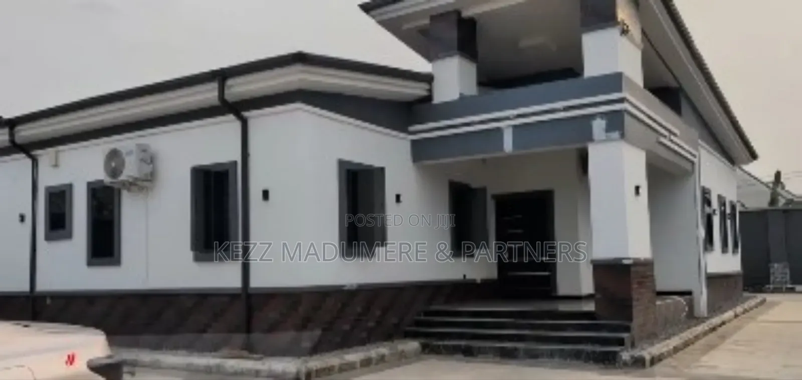 3bdrm Bungalow in Idoro Road , Uyo , for sale in Uyo