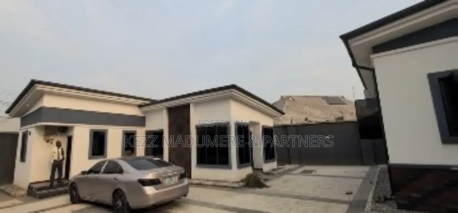 3bdrm Bungalow in Idoro Road , Uyo , for sale in Uyo