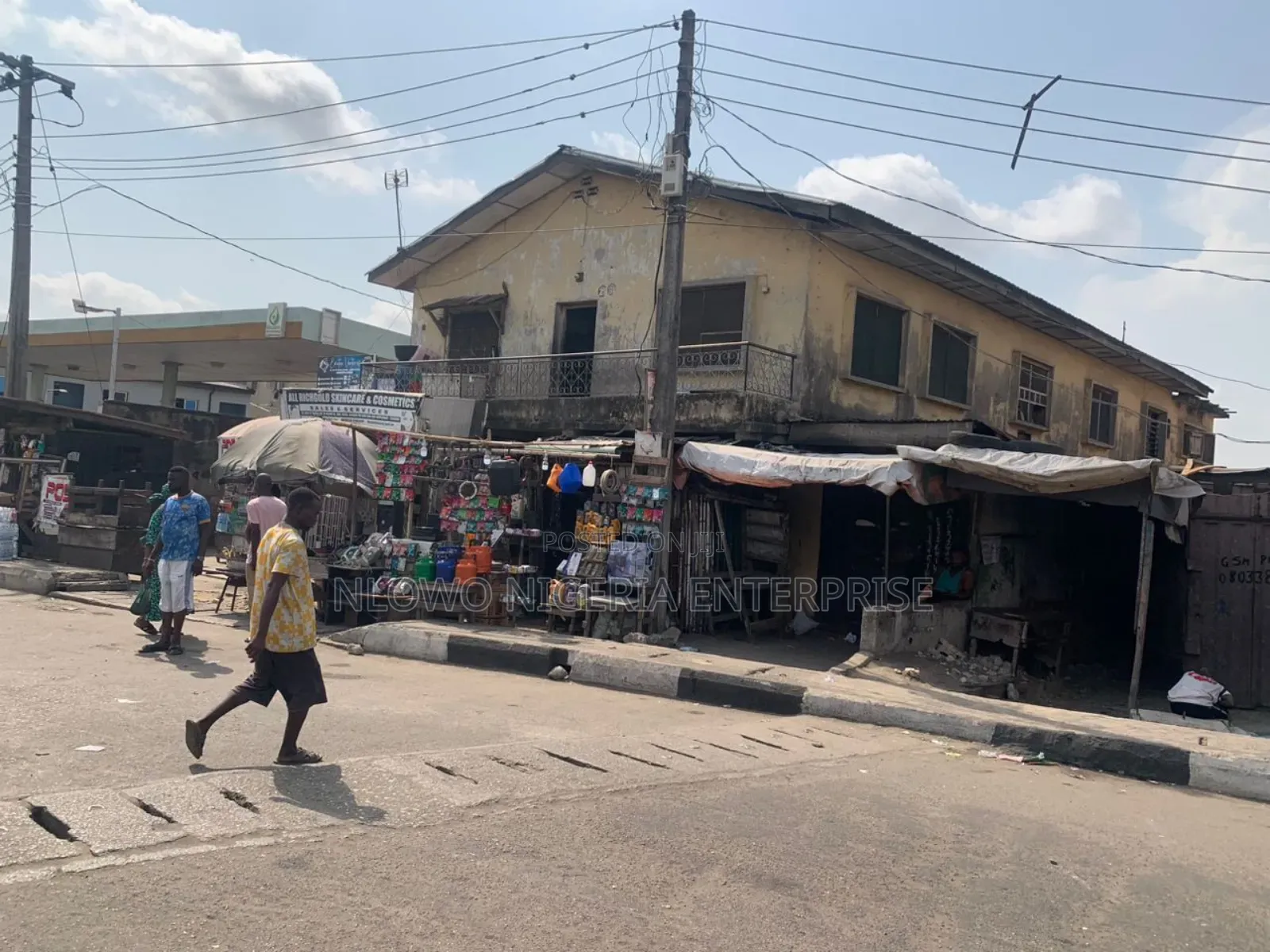 6bdrm Block of Flats in Okuta Road Estate, Bariga / Shomolu for sale in Bariga / Shomolu