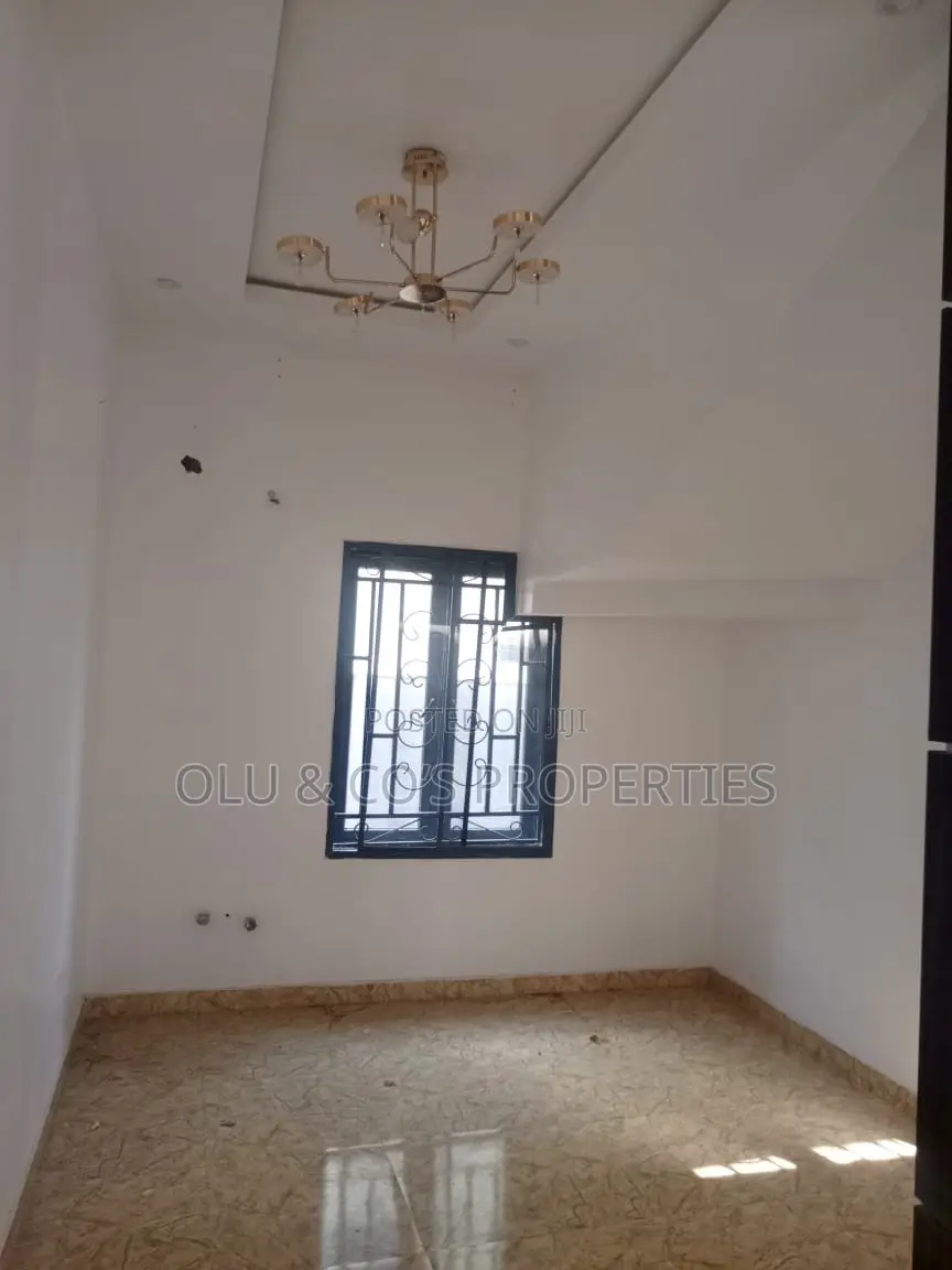 3bdrm Block of Flats in An Estate Around, Lugbe District for rent in Lugbe District