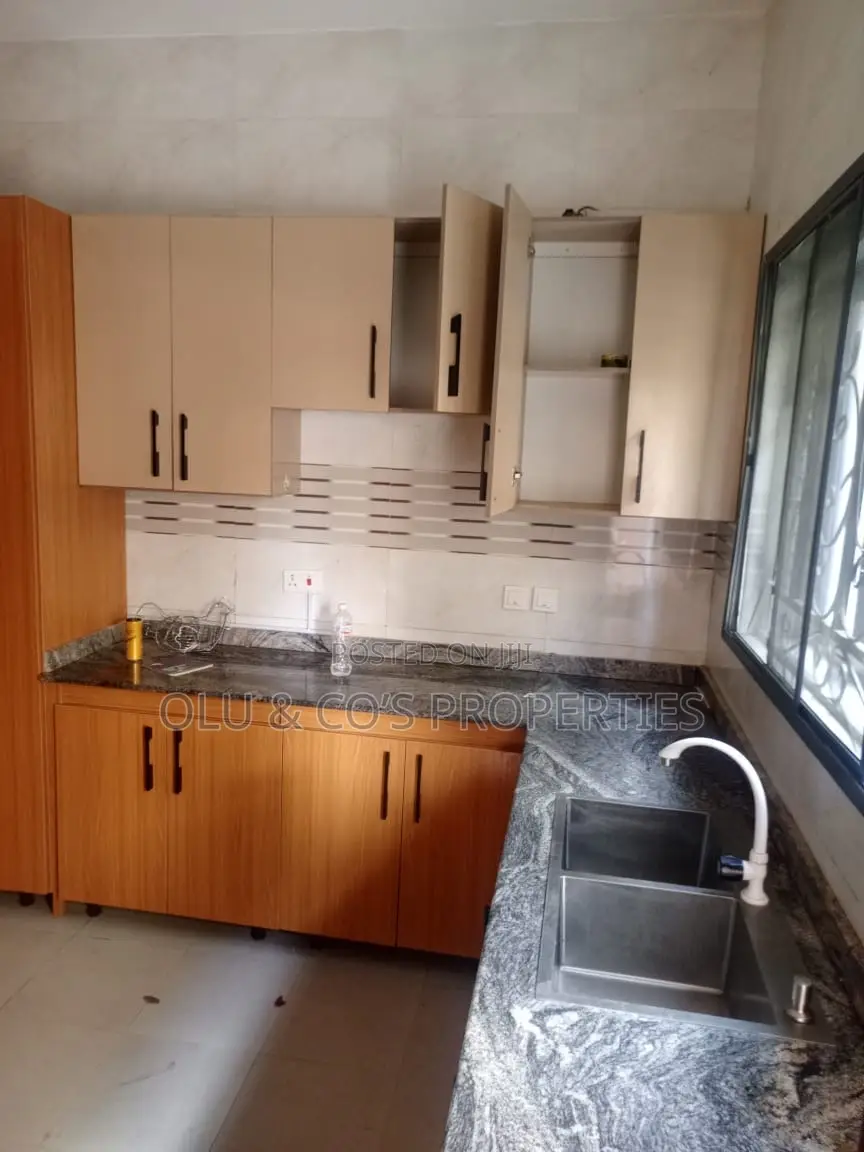 3bdrm Block of Flats in An Estate Around, Lugbe District for rent in Lugbe District